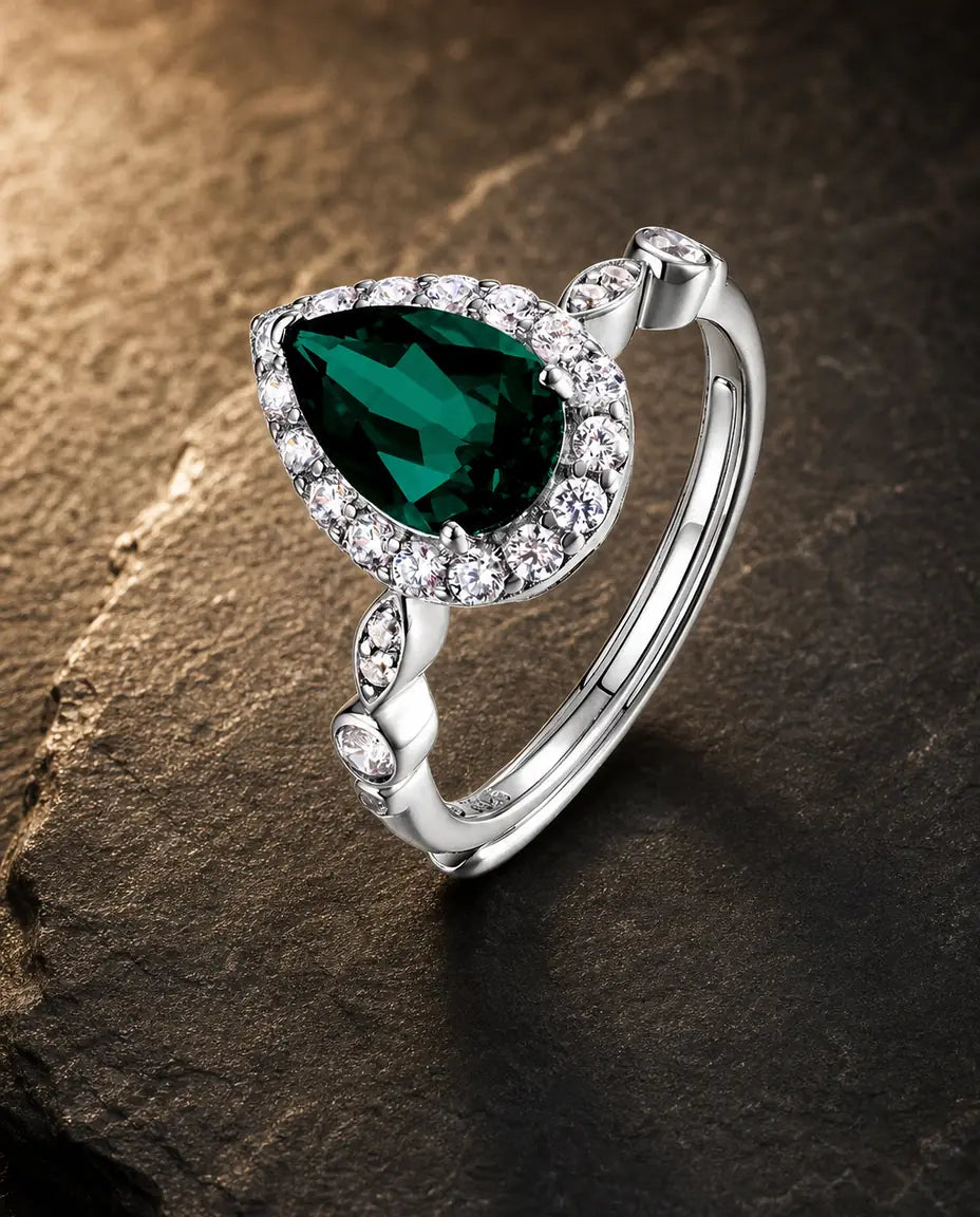 Lab emerald gemstone ring in 925 sterling silver