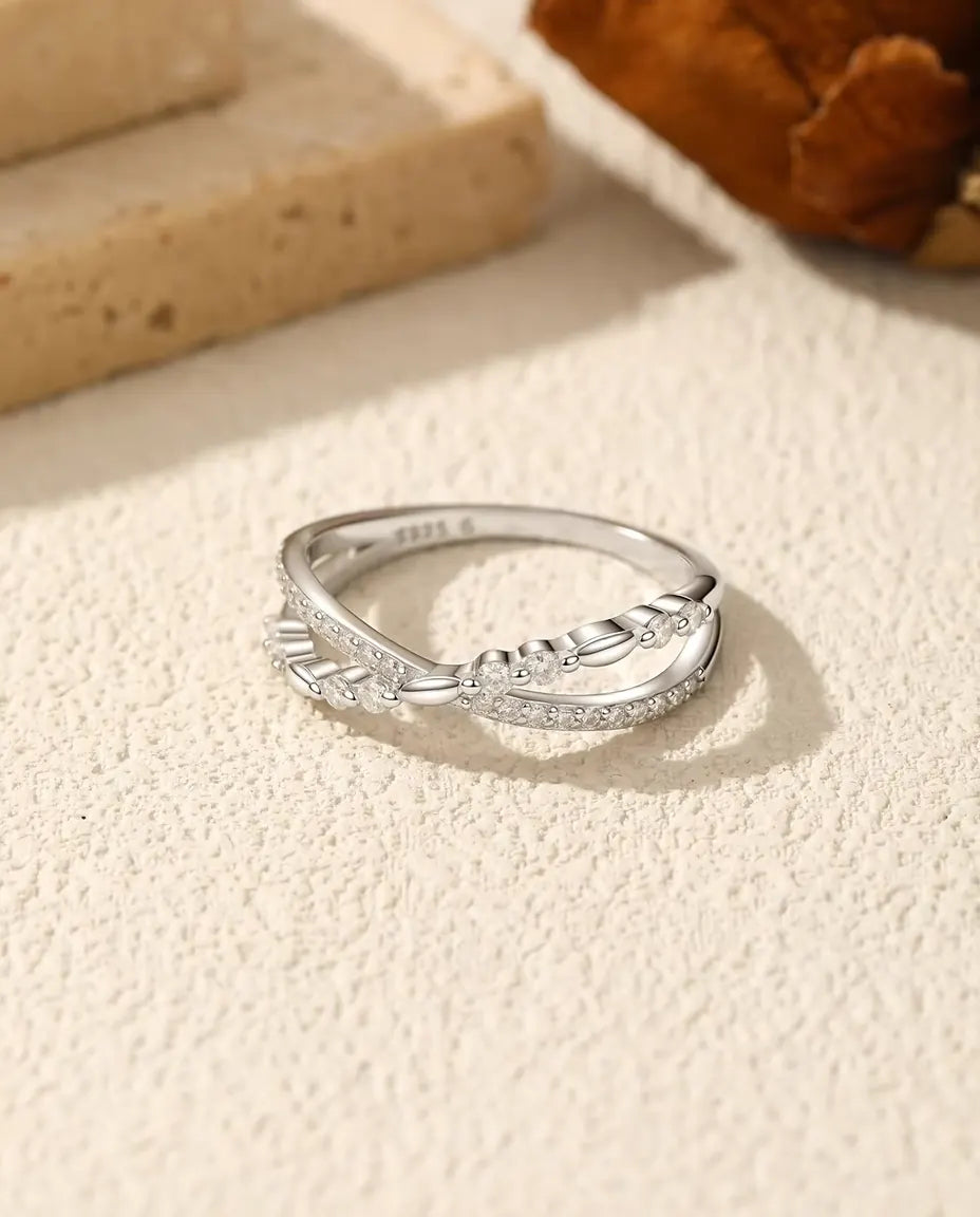 Moissanite crossover twist ring in 925 sterling silver