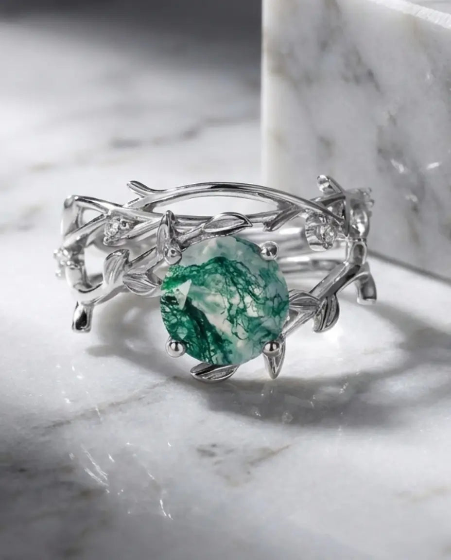 Gold vs Silver: Choosing the Best Metal for Moss Agate Jewelry