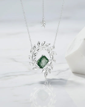 Moss Agate Meaning & Healing Properties