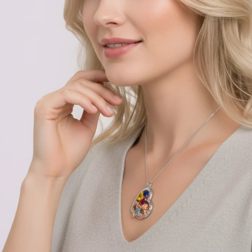 Personalized Heart-Shaped Mom Necklace with Birthstones and Engraved Names