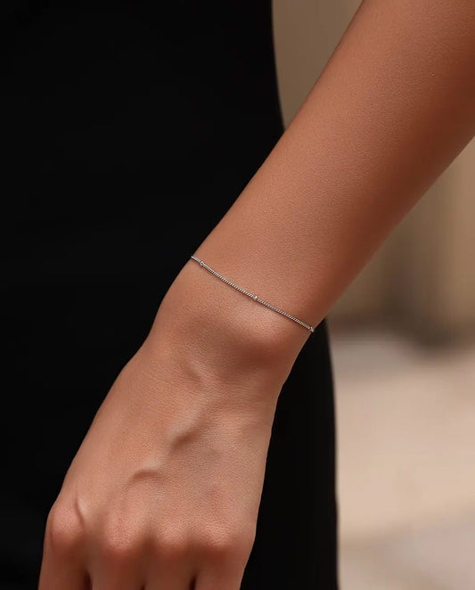 Satellite Chain Bracelet in 925 Sterling Silver - worn on the wrist