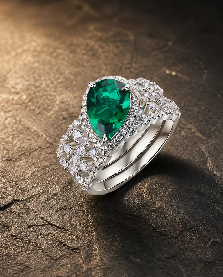 Lab emerald gemstone ring in 925 sterling silver