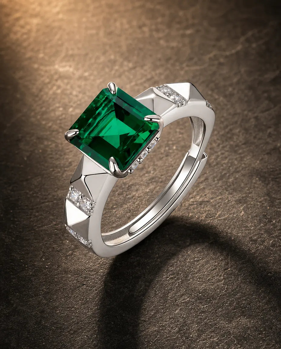 Lab emerald gemstone ring in 925 sterling silver