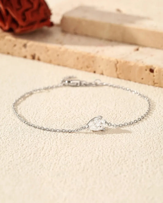 0.8ct pear-cut moissanite teardrop bracelet in 925 sterling silver