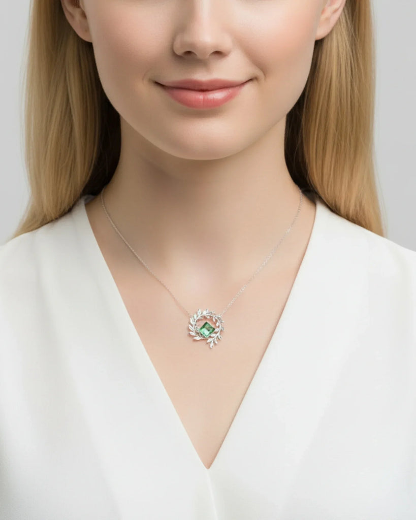 Moss Agate Wreath Pendant Necklace