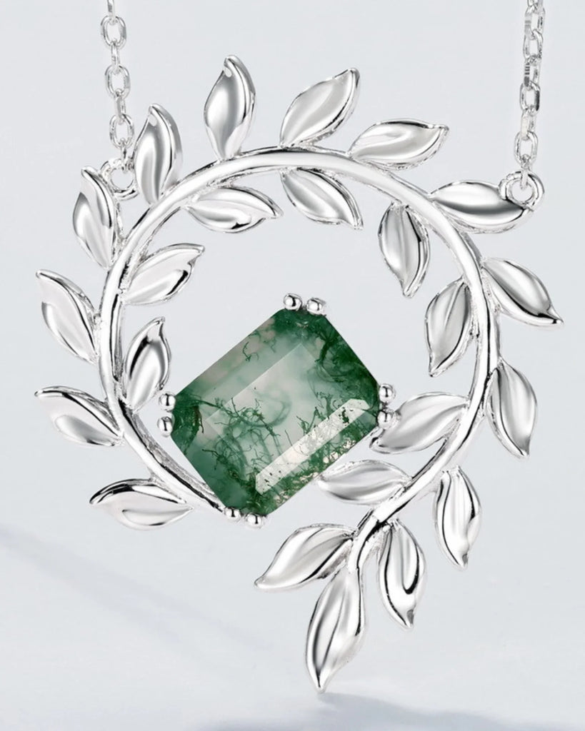 Moss Agate Wreath Pendant Necklace