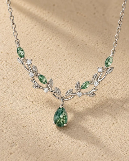 Moss Agate Necklace - close-up of the gemstone