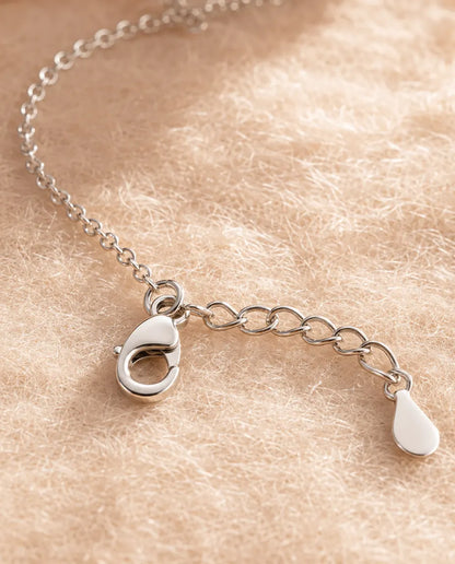 Lobster clasp and extender chain of the heart birthstone bracelet