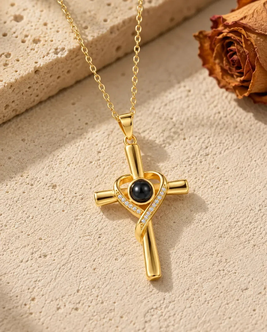 Photo Projection Necklace with Picture Inside - in gold finish
