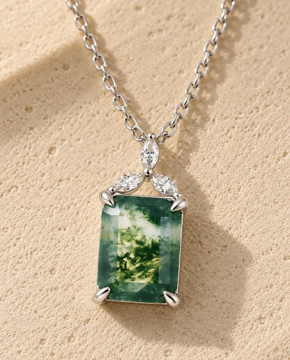 Moss Agate Necklace - close-up of the gemstone