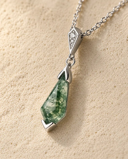 Moss Agate Necklace - close-up of the gemstone