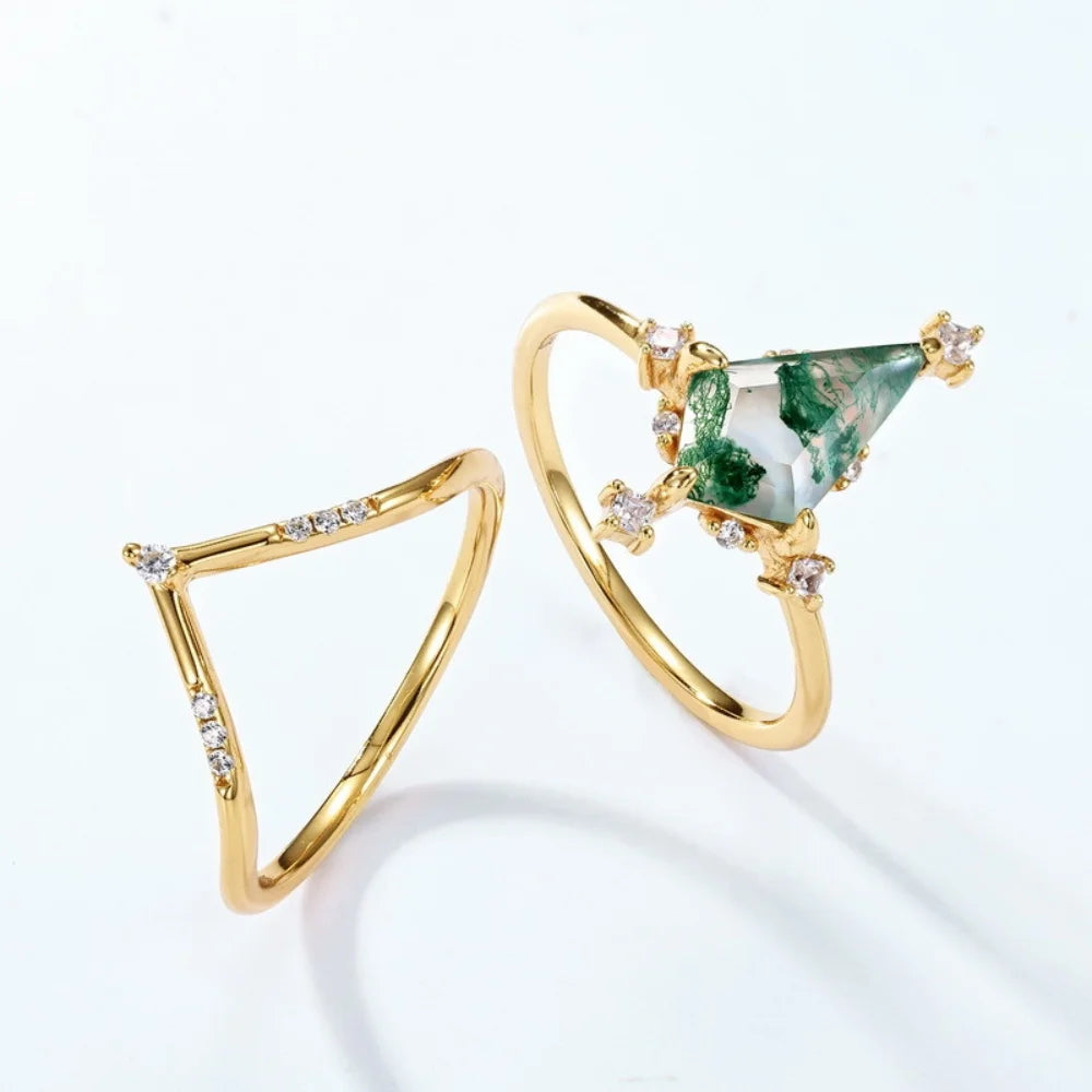 Vintage Kite-Shaped Moss Agate Ring Set in 925 Sterling Silver